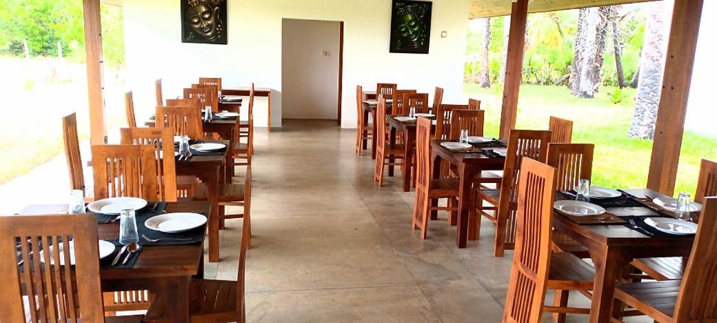 Kayjay Palms Hotel Passikudah Exterior photo